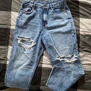 AE Curvy Mom Jean